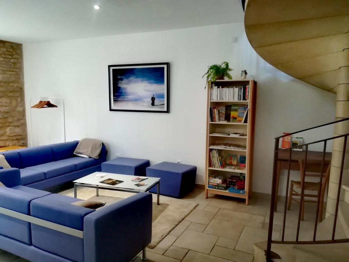 Gite La Maison Des Pelerins Villeneuve-dʼAveyron Exteriör bild